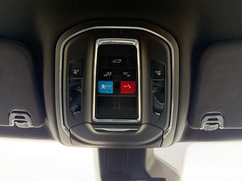 Used 2024 Jeep Wagoneer Series II w/ Flexible Seating Group AWD/4WD image 36