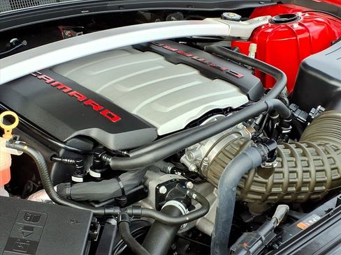 Used 2017 Chevrolet Camaro SS image 35