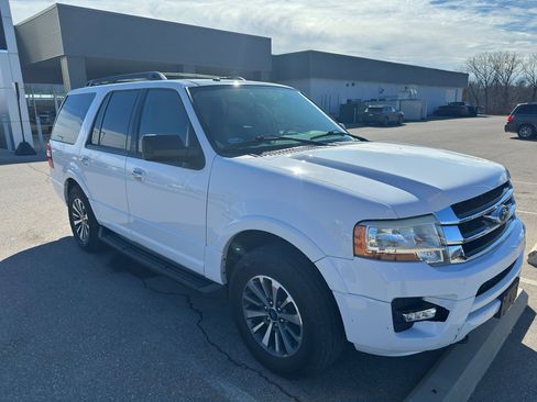Used 2015 Ford Expedition XLT w/ Equipment Group 201A image 5