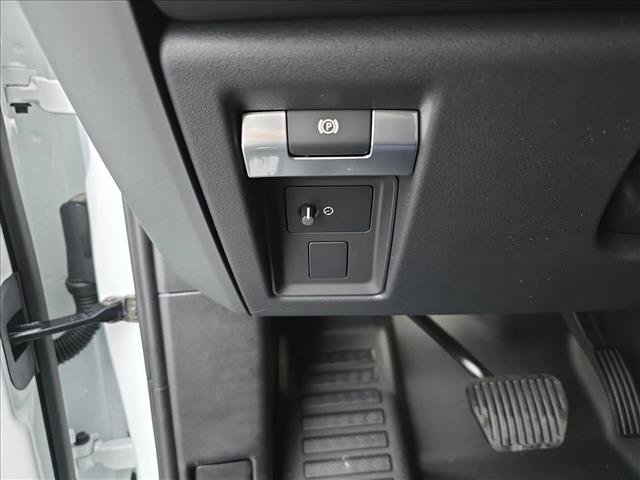Used 2026 Land Rover Defender 110 X-Dynamic SE AWD/4WD image 25