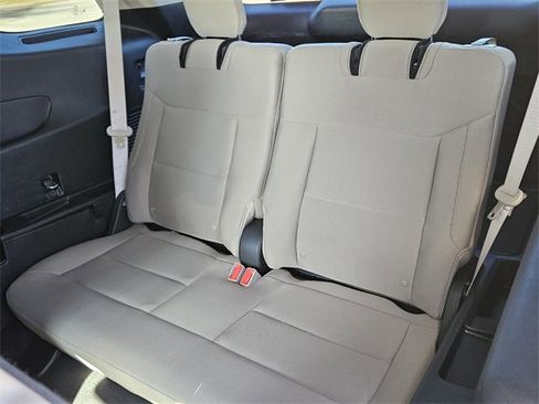 Used 2022 Ford Explorer XLT image 9