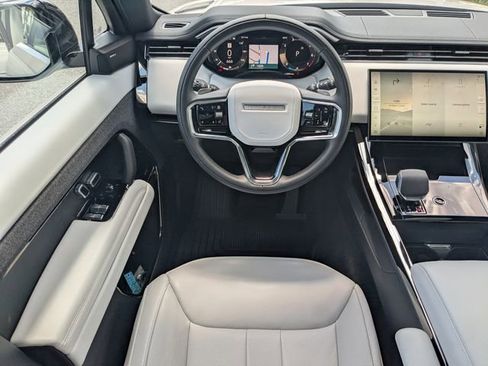 Used 2026 Land Rover Range Rover Sport SE AWD/4WD image 16