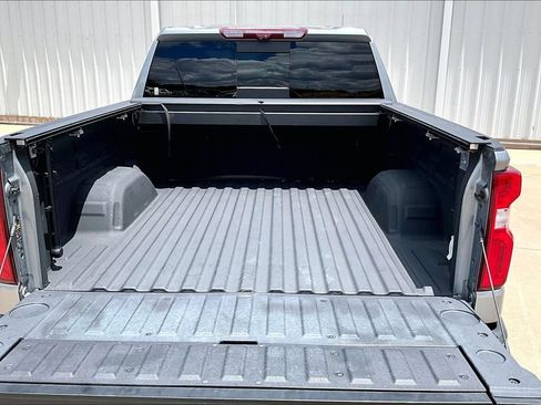 Used 2023 Chevrolet Silverado 1500 High Country w/ High Country Premium Package AWD/4WD image 34