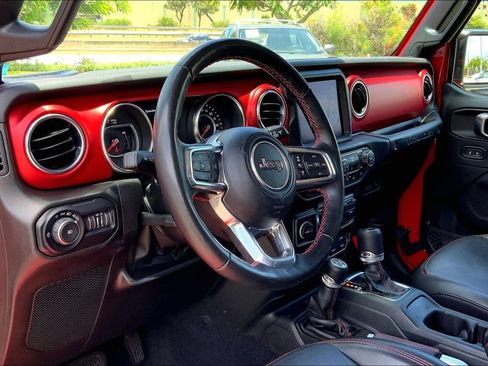 Used 2022 Jeep Wrangler Unlimited Rubicon w/ Dual Top Group AWD/4WD image 14
