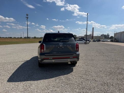 Used 2025 Hyundai Palisade SEL FWD image 4