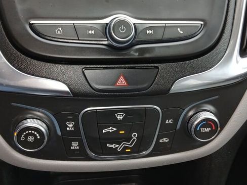 Used 2021 Chevrolet Equinox LS w/ LPO, Blackout Package image 32