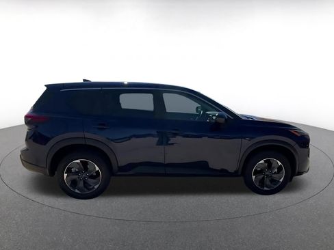 Used 2025 Nissan Rogue SV FWD image 16