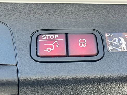 New 2026 Mercedes-Benz GLS 450 4MATIC image 21