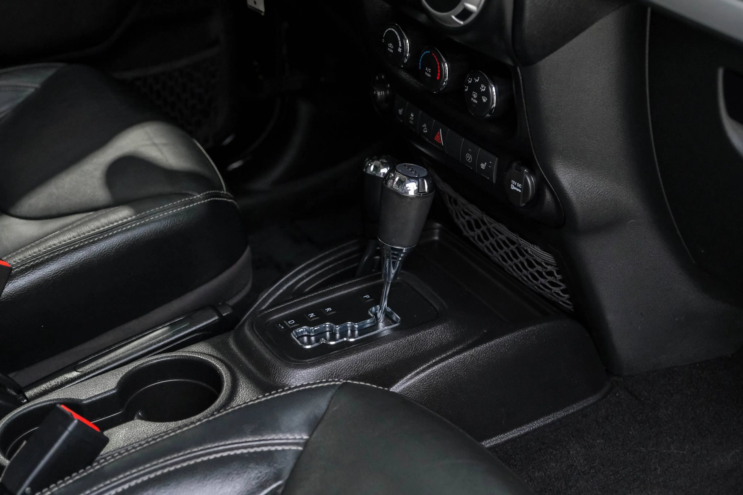 Used 2016 Jeep Wrangler Rubicon AWD/4WD image 31