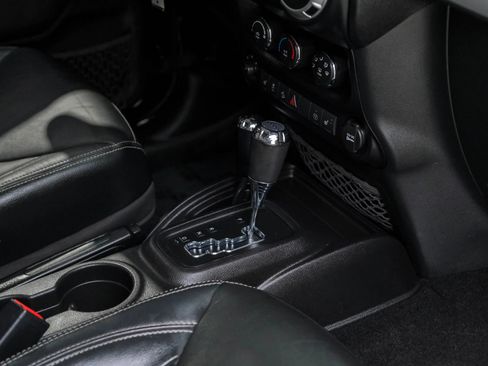 Used 2016 Jeep Wrangler Rubicon AWD/4WD image 31