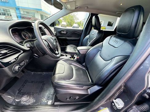 Used 2023 Jeep Cherokee Altitude Lux AWD/4WD image 19