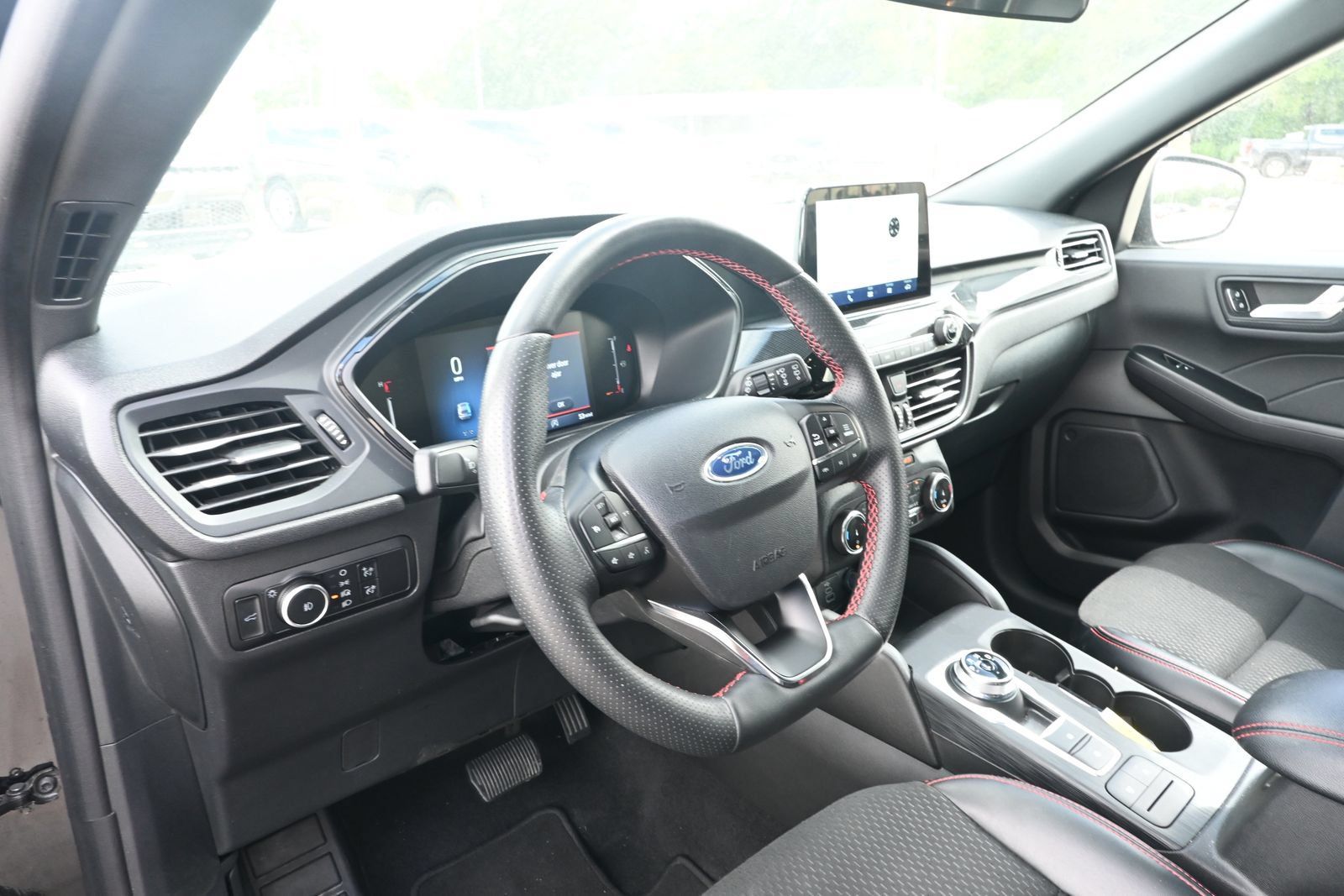 Used 2025 Ford Escape ST-Line Select AWD/4WD image 11