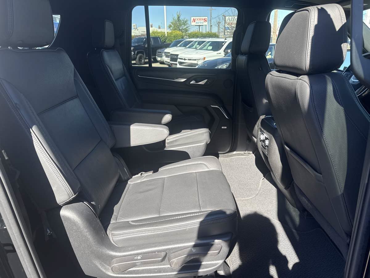 Used 2022 GMC Yukon XL Denali AWD/4WD image 22