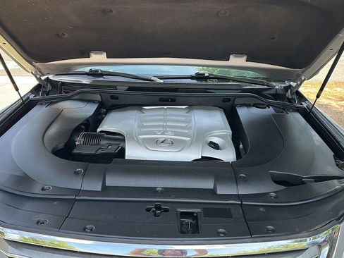 Used 2011 Lexus LX 570 4WD w/ Luxury Pkg image 9