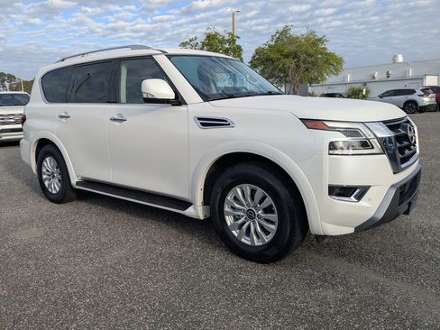Used 2024 Nissan Armada SV RWD image 2