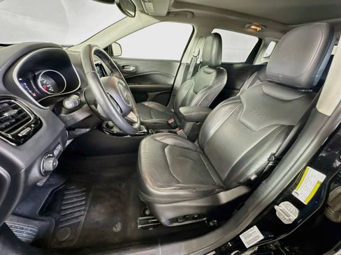 Used 2018 Jeep Compass Limited w/ Navigation Group AWD/4WD image 13