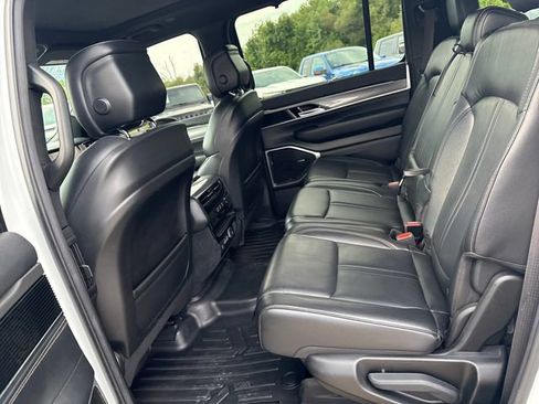 Used 2022 Jeep Wagoneer Series I AWD/4WD image 21