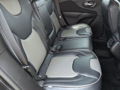 Used 2015 Jeep Cherokee Sport AWD/4WD image 21