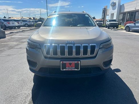 Used 2020 Jeep Cherokee Latitude AWD/4WD image 2