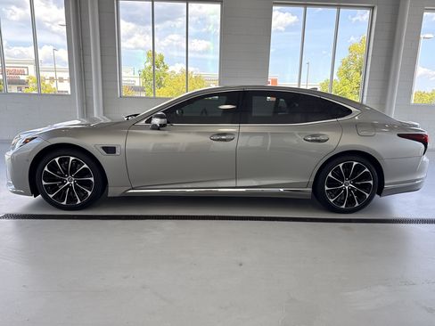 Used 2023 Lexus LS 500h AWD w/ Luxury Package image 7
