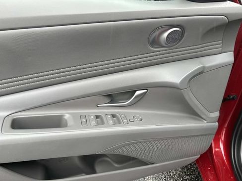 Certified 2025 Hyundai Elantra Sport FWD image 12