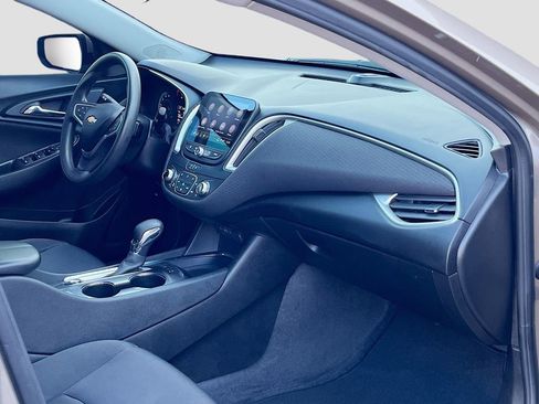 Used 2022 Chevrolet Malibu LT image 31