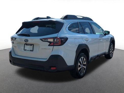 Used 2024 Subaru Outback Premium AWD/4WD image 6