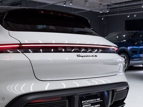Certified 2024 Porsche Taycan 4S AWD/4WD image 32
