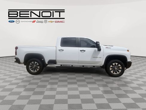 Used 2024 Chevrolet Silverado 2500 Custom w/ Custom Convenience Package AWD/4WD image 4