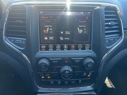 Used 2018 Jeep Grand Cherokee Altitude image 16