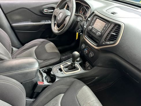 Used 2016 Jeep Cherokee Sport AWD/4WD image 18