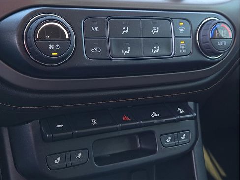 Used 2022 GMC Canyon AT4 image 13