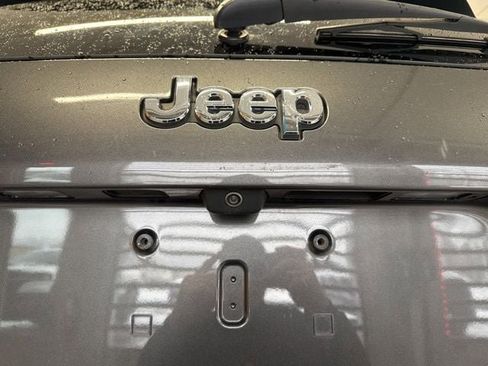 Used 2019 Jeep Cherokee Limited image 19