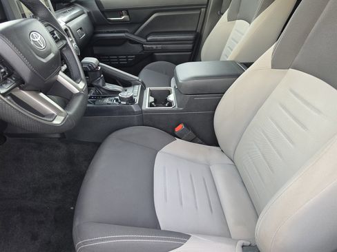 Used 2025 Toyota Tacoma TRD Off-Road image 10