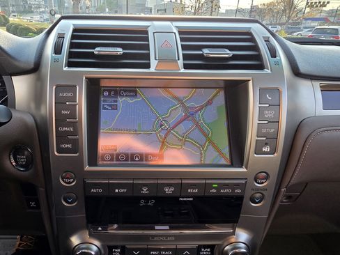 Used 2019 Lexus GX 460 Premium image 16