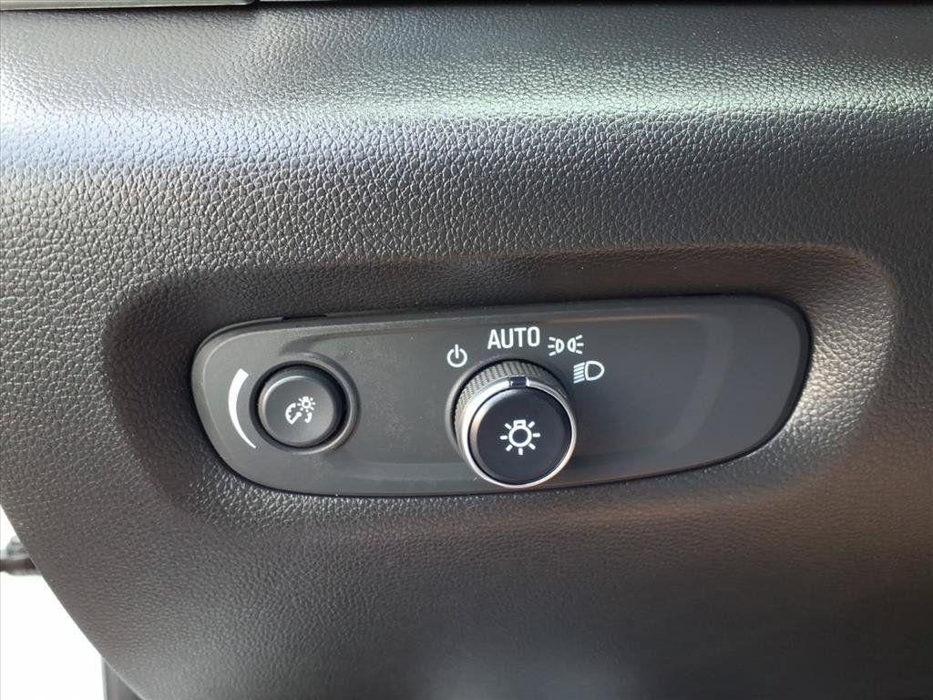 Used 2023 Chevrolet Traverse LT w/ Midnight/Sport Edition AWD/4WD image 17