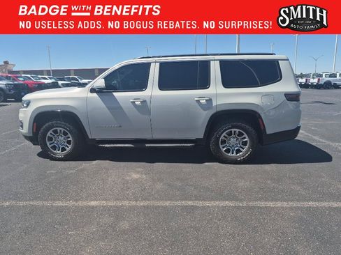 Used 2022 Jeep Wagoneer Series I w/ Convenience Group I AWD/4WD image 7