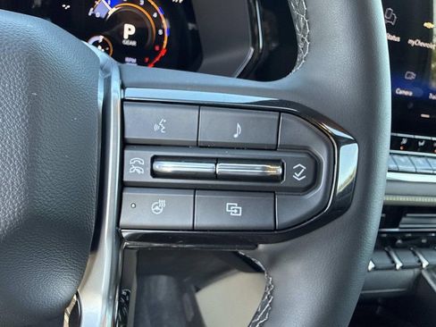 Used 2026 Chevrolet Colorado ZR2 w/ Technology Package AWD/4WD image 29