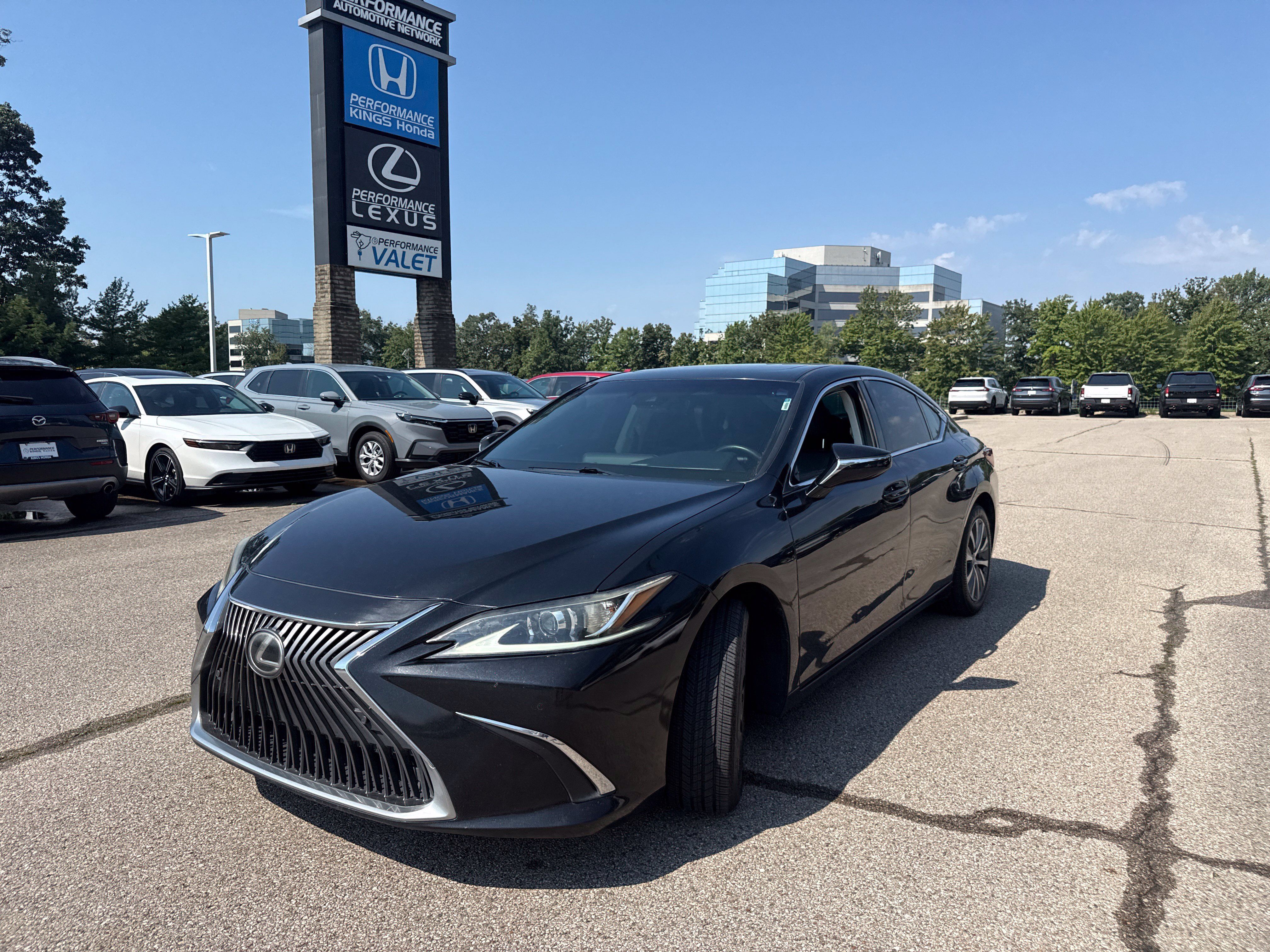 Used 2019 Lexus ES 350 w/ Premium Package FWD image 17