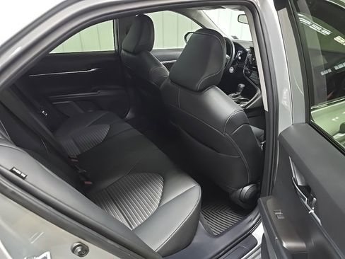 Used 2024 Toyota Camry SE image 17