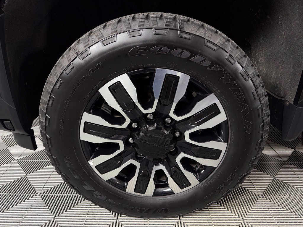 Used 2025 GMC Sierra 3500 Denali Ultimate AWD/4WD image 11