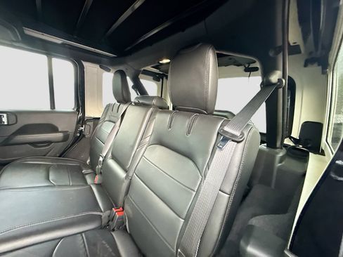 Used 2023 Jeep Wrangler Unlimited Sahara w/ Cold Weather Group AWD/4WD image 27