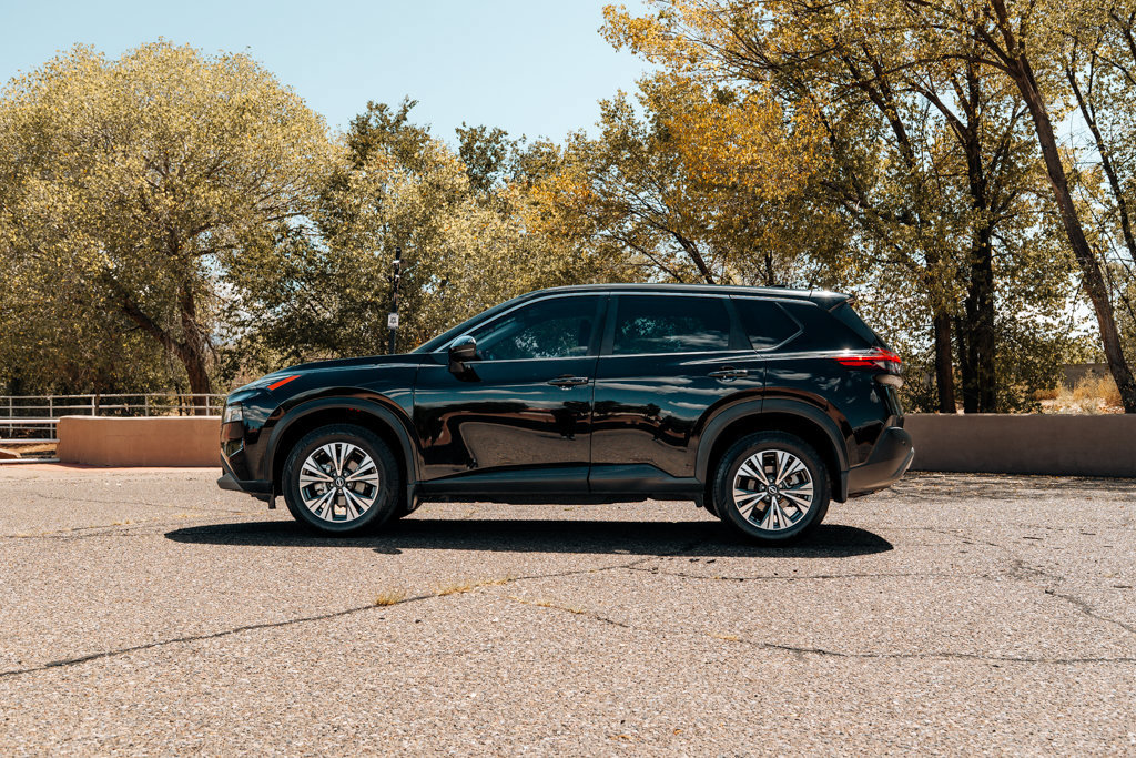 Used 2022 Nissan Rogue SV AWD/4WD image 4