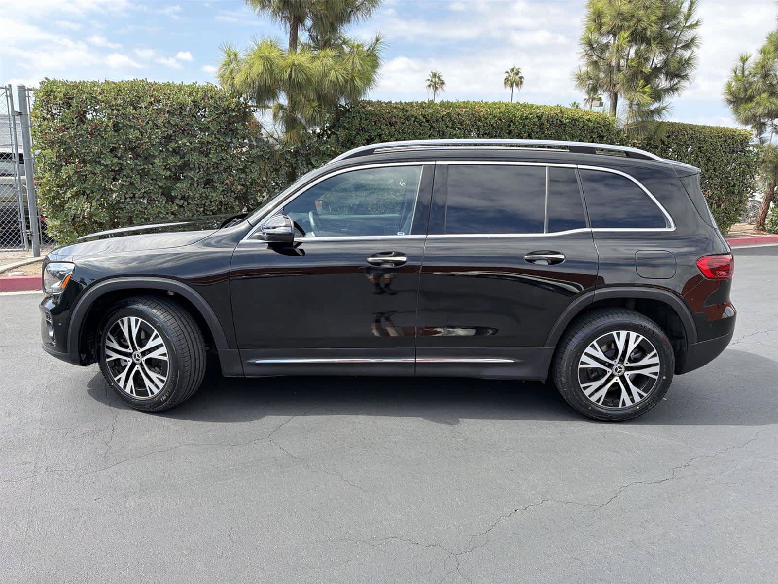Used 2024 Mercedes-Benz GLB 250 image 3