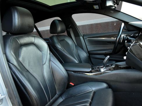 Used 2019 BMW 530i xDrive w/ Convenience Package image 31