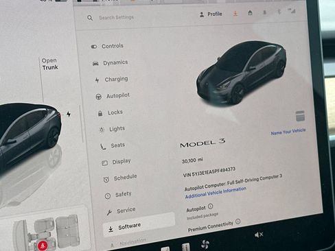 Used 2023 Tesla Model 3 Standard Range image 25