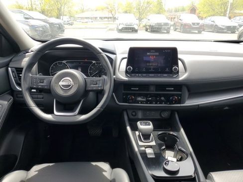 Certified 2024 Nissan Rogue SV w/ SV Premium Package AWD/4WD image 24