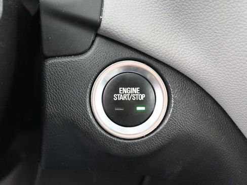 Used 2023 Chevrolet Equinox LT image 31