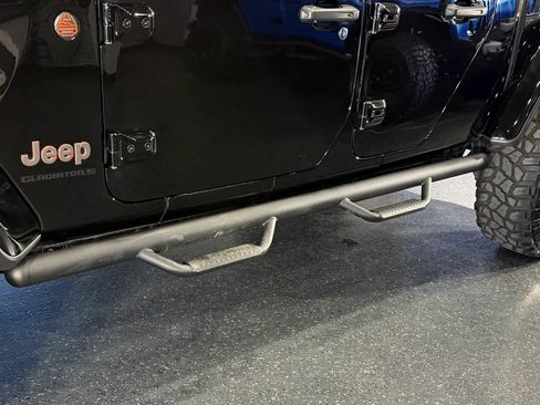 Used 2024 Jeep Gladiator Mojave image 7