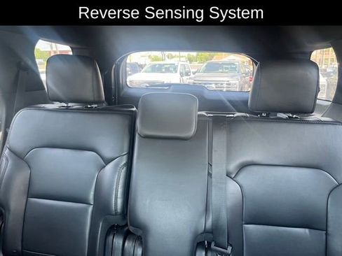 Used 2019 Ford Explorer XLT w/ Equipment Group 202A AWD/4WD image 14